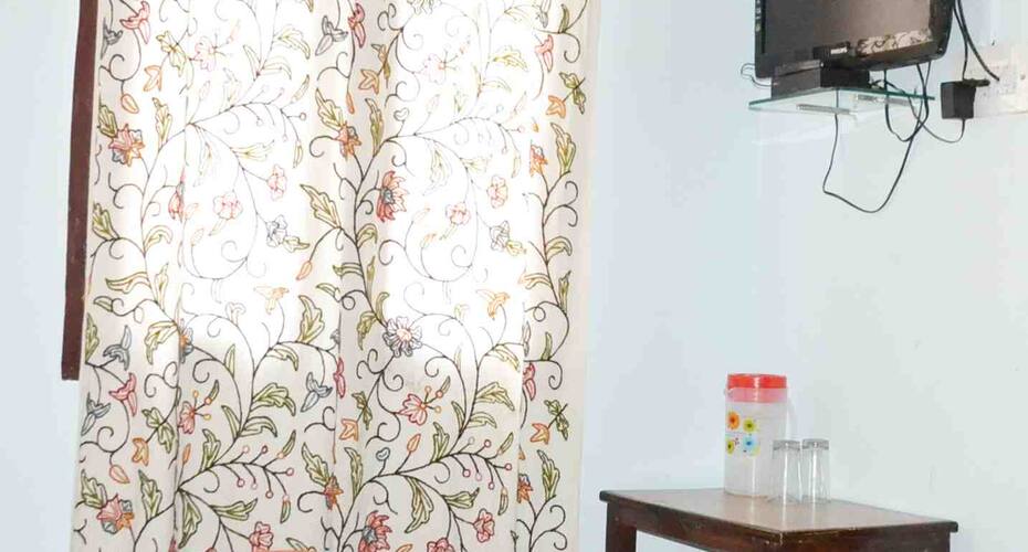 Hotel Aashiyaana, Srinagar 3